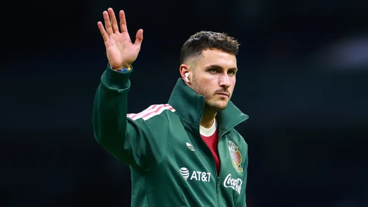 Santiago Gimenez with Mexico's national team
