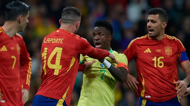 Laporte arguing with Vinicius.
