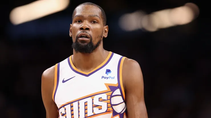 Kevin Durant playing for the Phoenix Suns.
