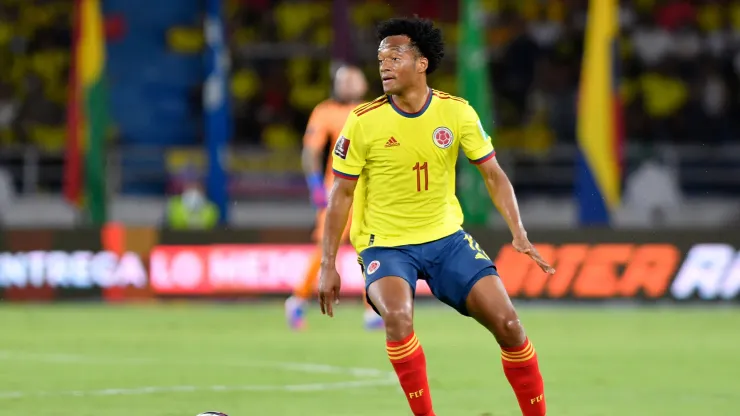 Juan Cuadrado of Colombia of Colombia drives the ball during a match between Colombia and Bolivia
