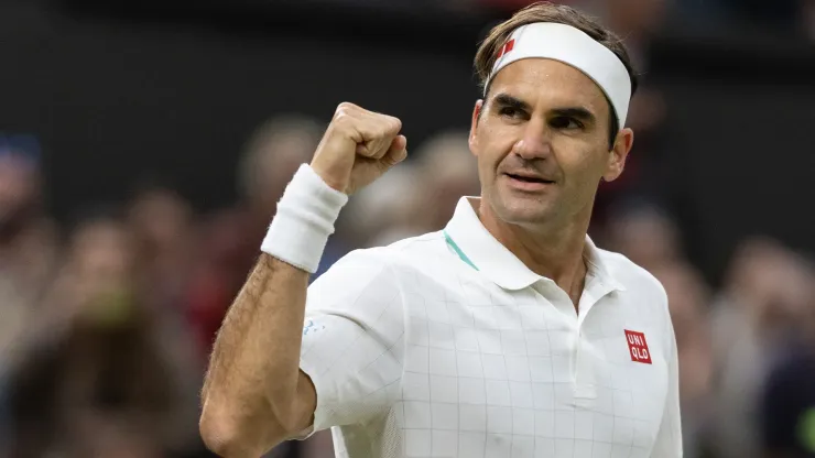 Roger Federer of Switzerland celebrates match point in his Men's Singles Fourth Round match against Lorenzo Sonego
