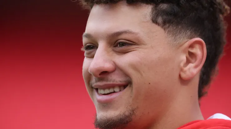 Patrick Mahomes #15 of the Kansas City Chiefs warms up before the game against the Cincinnati Bengals at GEHA Field at Arrowhead Stadium on December 31, 2023 in Kansas City, Missouri.
