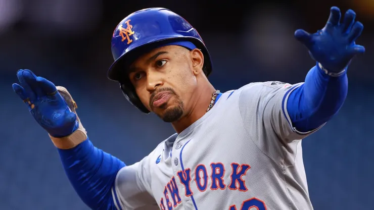 Francisco Lindor #12 of the New York Mets reacts after hitting a single in the first inning during a game against the Toronto Blue Jays at Rogers Centre on September 10, 2024 in Toronto, Ontario, Canada.
