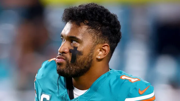 MIAMI GARDENS, FLORIDA - SEPTEMBER 12: Tua Tagovailoa #1 of the Miami Dolphins warms up prior to the game against the Buffalo Bills at Hard Rock Stadium, Florida.
