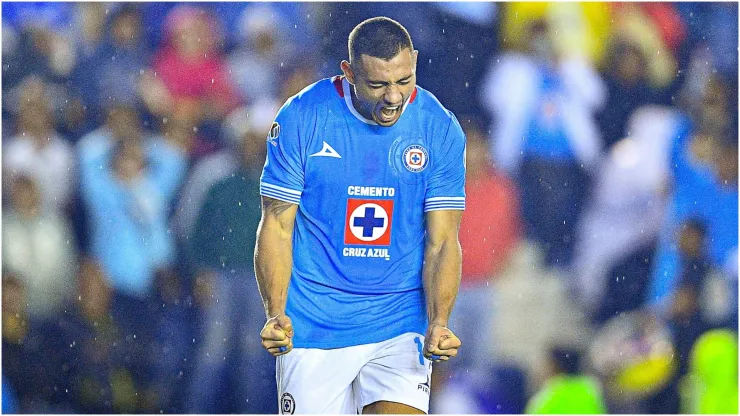 Georgios Giakoumakis of Cruz Azul
