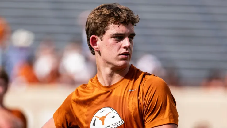 Arch Manning 16 of the Texas Longhorns during pregame warmups before the game vs the UTSA Roadrunners at DKR-Memorial Stadium.
