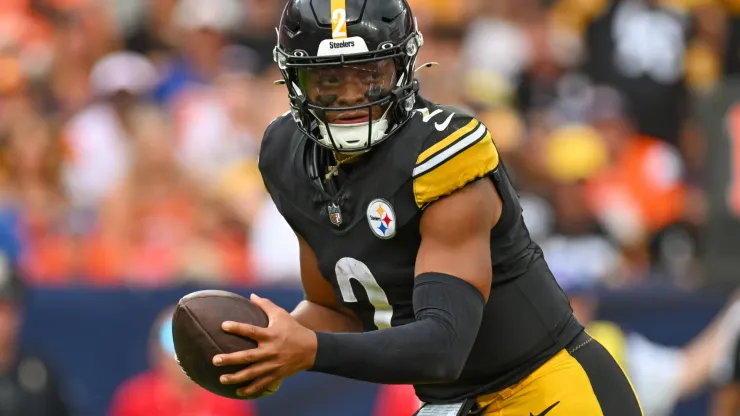 Pittsburgh quarterback Justin Fields (2) in action during a game between the Denver Broncos and the Pittsburgh Steelers at Empower Field at Mile High in Denver, CO on September 15, 2024. 
