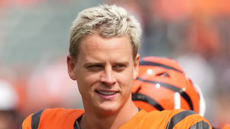 Joe Burrow #9 of the Cincinnati Bengals warms up before the game against the New England Patriots at Paycor Stadium on September 08, 2024 in Cincinnati, Ohio.
