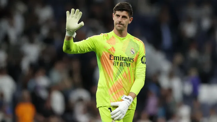 Goalkeeper Thibaut Courtois of Real Madrid CF acknowledges the audience after the LaLiga match between Real Madrid CF and Deportivo Alaves
