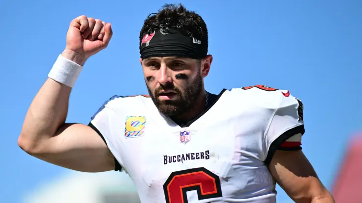 Baker Mayfield #6 of the Tampa Bay Buccaneers celebrates after defeating the Philadelphia Eagles at Raymond James Stadium on September 29, 2024 in Tampa, Florida
