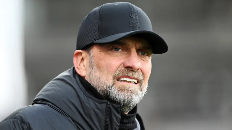 Jurgen Klopp, Manager of Liverpool, looks on prior to the Premier League match between Fulham FC and Liverpool FC
