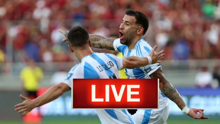 Nicolas Otamendi viert het doelpunt van Argentinië tegen Venezuela