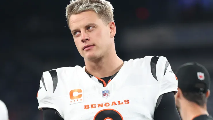 Joe Burrow #9 of the Cincinnati Bengals warms up prior to the game against the New York Giants at MetLife Stadium on October 13, 2024 in East Rutherford, New Jersey.
