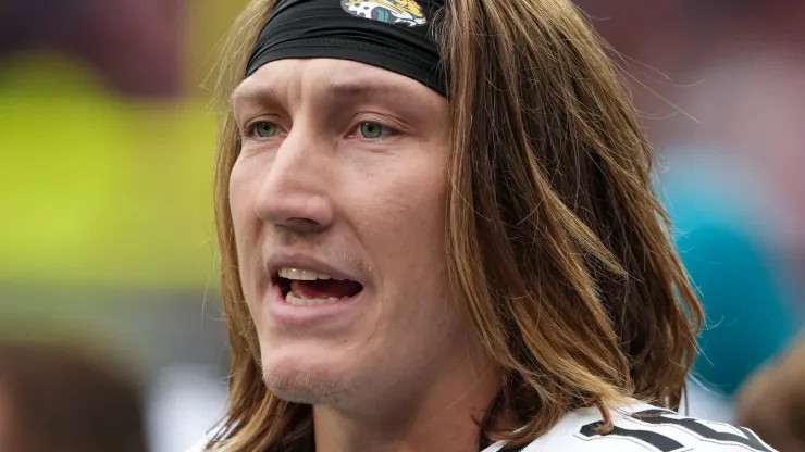 Trevor Lawrence( 16) QB, of Jacksonville Jaguars during the NFL, American Football Herren, USA match between Jacksonville Jaguars and New York Jets at Tottenham Hotspur Stadium, White Hart Lane, England on 13 October 2024.
