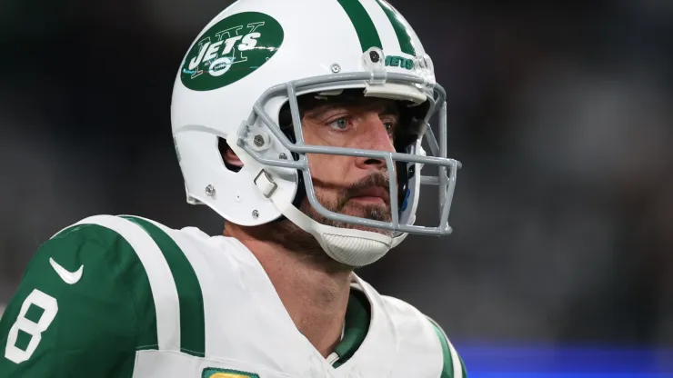 Aaron Rodgers #8 of the New York Jets warms up prior to the game against the Buffalo Bills at MetLife Stadium on October 14, 2024 in East Rutherford, New Jersey.
