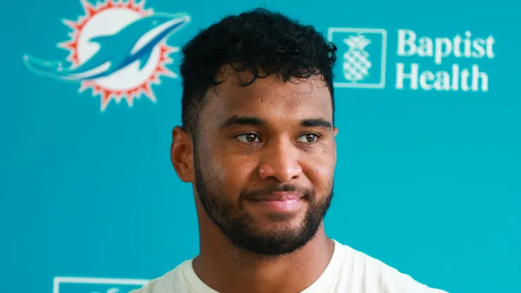 Tua Tagovailoa quarterback of the Miami Dolphins
