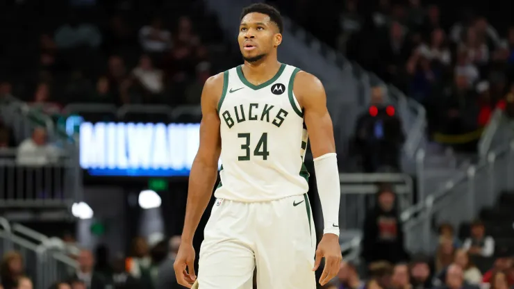 Giannis Antetokounmpo #34 of the Milwaukee Bucks walks backcourt during a preseason game against the Chicago Bulls
