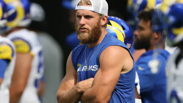 Cooper Kupp #10 of the Los Angeles Rams warms up before the game against the Los Angeles Chargers during a preseason game at SoFi Stadium on August 17, 2024 in Inglewood, California.
