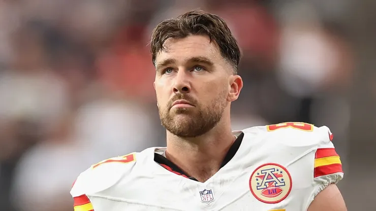 Travis Kelce #87 of the Kansas City Chiefs warms up during the NFL game against the Las Vegas Raiders at Allegiant Stadium on October 27, 2024 in Las Vegas, Nevada. The Chiefs defeated the Raiders 27-20.
