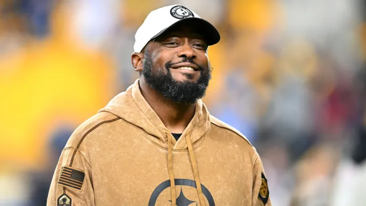 Pittsburgh Steelers head coach Mike Tomlin looks on before the game against the Tennessee Titans at Acrisure Stadium on November 02, 2023.
