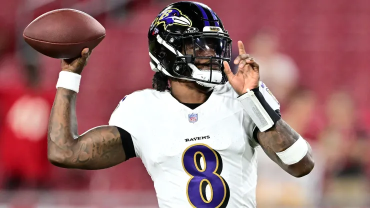 Lamar Jackson #8 of the Baltimore Ravens warms up prior to a game against the Tampa Bay Buccaneers at Raymond James Stadium on October 21, 2024 in Tampa, Florida.
