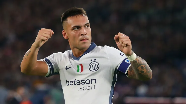 Lautaro Martinez  of FC Internazionale celebrates after scoring the opening goal during the Serie A match
