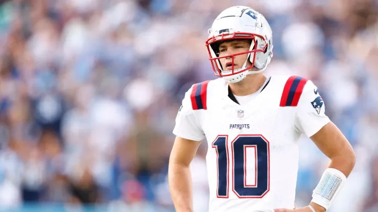 Drake Maye #10 of the New England Patriots looks on against the Tennessee Titans during the first quarter of the game at Nissan Stadium on November 03, 2024 in Nashville, Tennessee.
