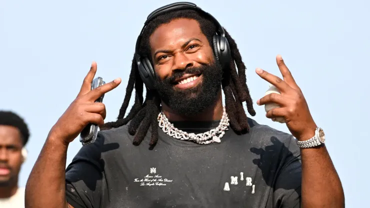 Za'Darius Smith #99 of the Cleveland Browns enters the stadium prior to the 2023 Pro Hall of Fame Game against the New York Jets at Tom Benson Hall Of Fame Stadium on August 3, 2023 in Canton, Ohio.
