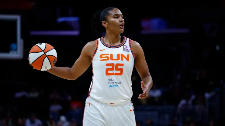 Alyssa Thomas #25 of the Connecticut Sun at Crypto.com Arena
