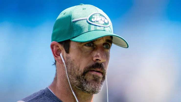 New York Jets quarterback Aaron Rodgers (8) walks around during warm ups before the NFL matchup between the Carolina Panthers and the New York Jets in Charlotte, NC.
