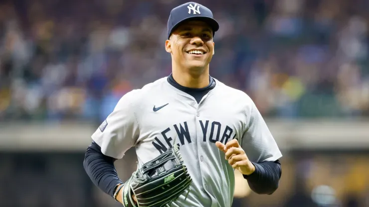 New York Yankees outfielder Juan Soto (22) during the game between the Milwaukee Brewers and the New York Yankees in 2024.
