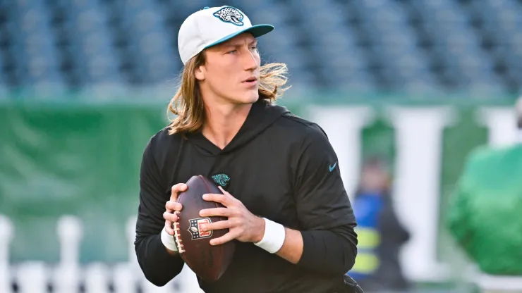 Jacksonville Jaguars quarterback Trevor Lawrence (16) warms up before a game against the Philadelphia Eagles in Philadelphia, Pennsylvania.
