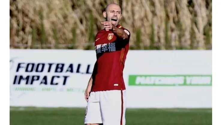 JEFE HASTA EN CHINA. Mascherano durante su debut contra el Spartak de Moscú.
