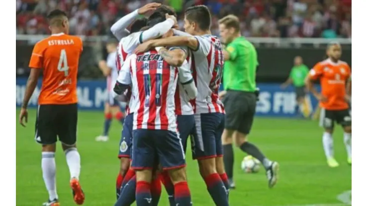 Chivas vapuleó a Cibao por 5-0 en Guadalajara.
