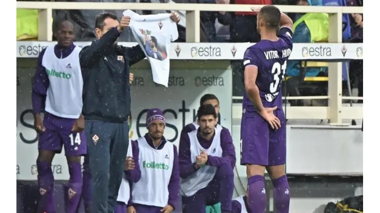 Fiorentina jugó para Astori: homenaje y gol dedicado