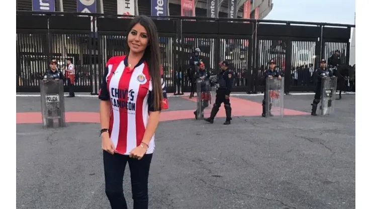 La fanática de Chivas siempre apoya al Rebaño.
