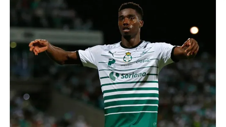 El nuevo reto de Santos campeón: retener a Djaniny Tavares