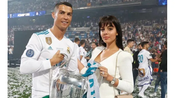 Foto de Cristiano Ronaldo con Georgina Rodríguez.
