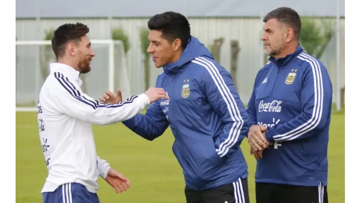 Messi con Enzo Pérez
