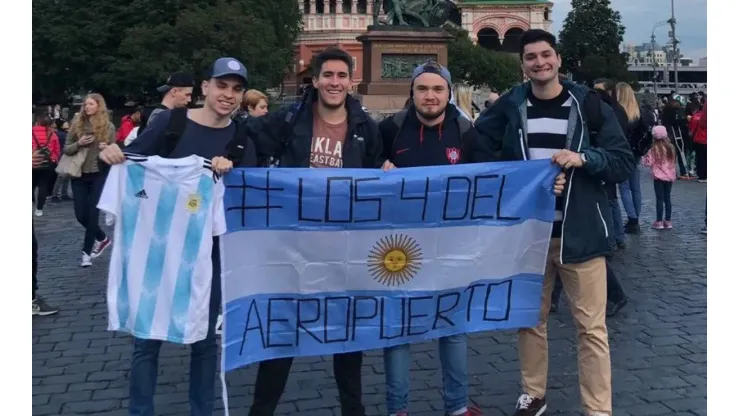 La increíble historia de los hinchas argentinos que se colaron en el aeropuerto.
