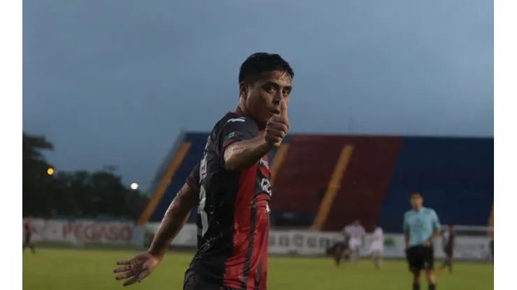 Brian Fernández debutó con gol en triunfo del Necaxa
