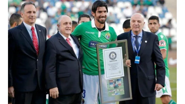 Ya suman 27 los clubes en la carrera del Loco Abreu