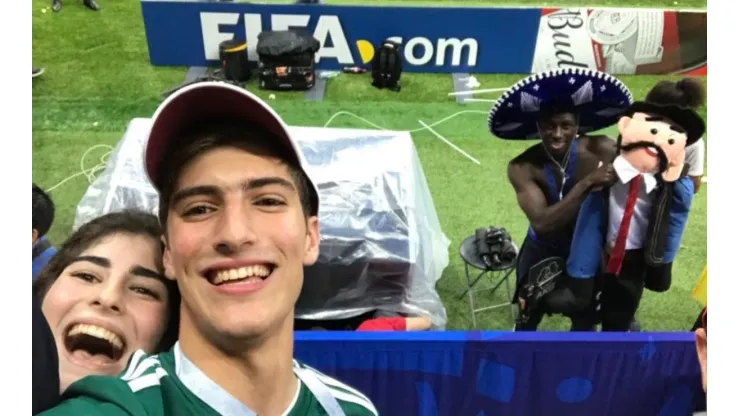 Un sombrero mexicano por la playera del mundial