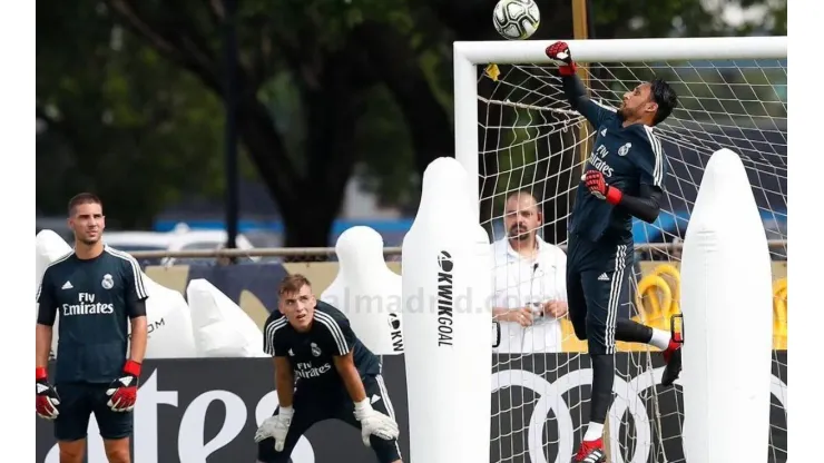 Keylor Navas ya se entrenó junto a sus compañeros del Madrid en Miami
