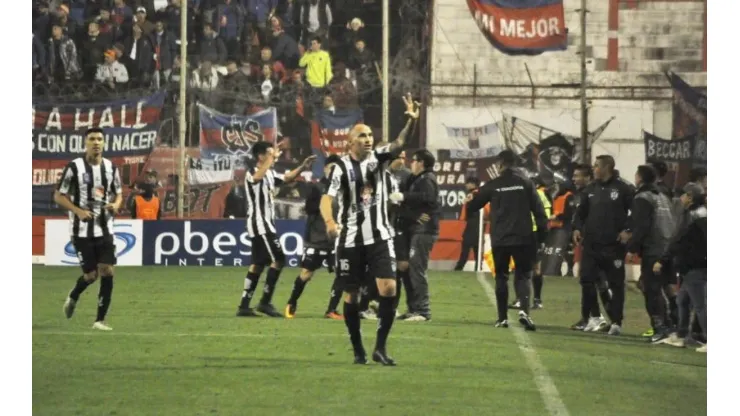 Ramírez celebra la segunda conquista de Central Córdoba.
