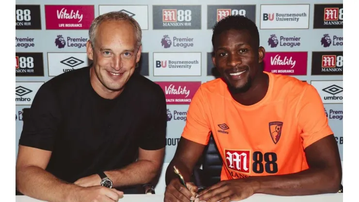 Jefferson Lerma tuvo su presentación oficial en el Bournemouth de la Premier League.
