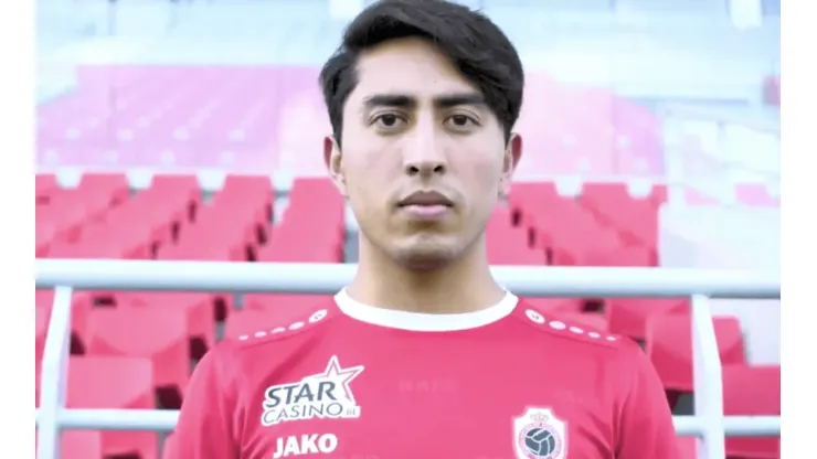 Omar Govea presentado como refuerzo del Royal Antwerp.
