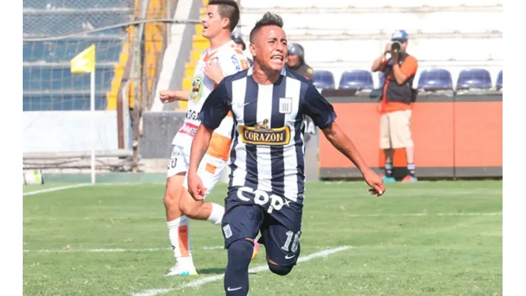 El enganche es hincha confeso de Alianza Lima.
