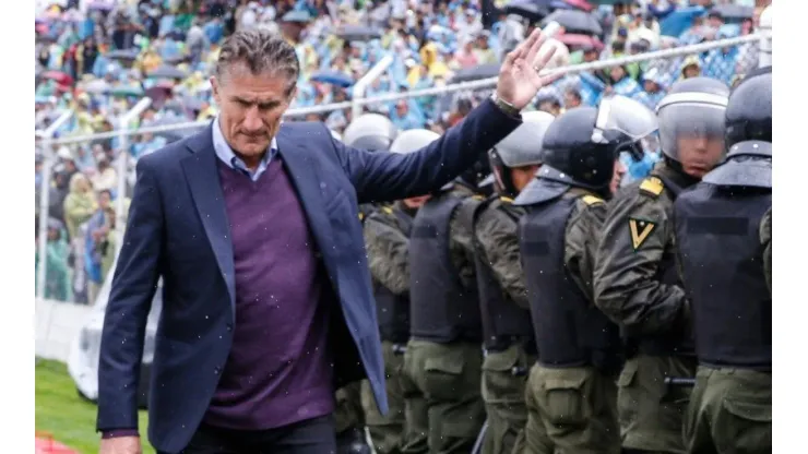 Bauza y un palito al entrenador de River
