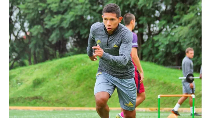 El peruano ya se entrenó bajo las órdenes de su nuevo entrenador.
